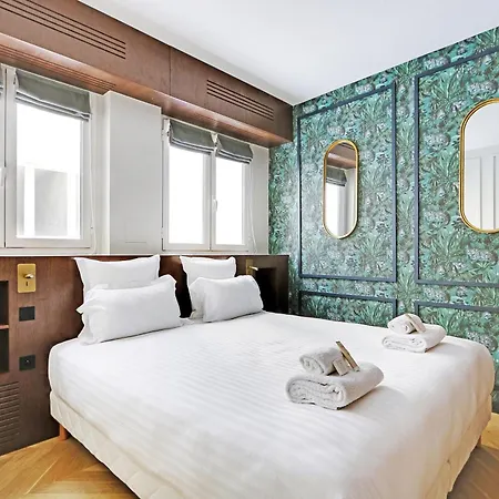 Appartement Pick A Flat's In Triangle D'or - Pierre 1er De Serbie Parijs