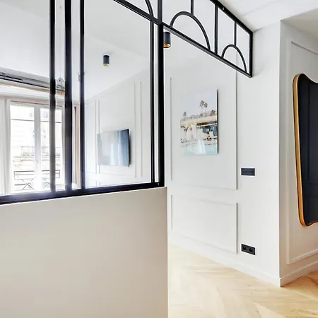 Pick A Flat's In Triangle D'or - Pierre 1er De Serbie