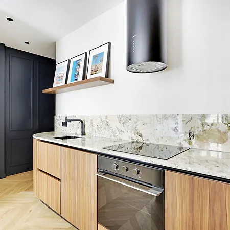 Pick A Flat's In Triangle D'or - Pierre 1er De Serbie Parijs