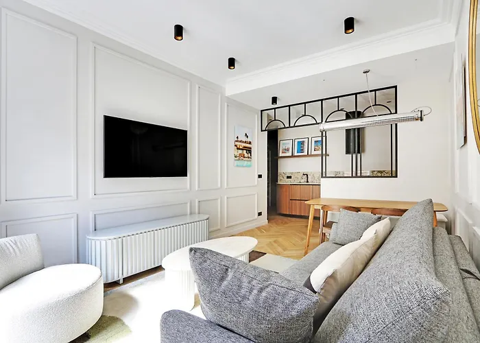 Pick A Flat's In Triangle D'or - Pierre 1er De Serbie * Paris